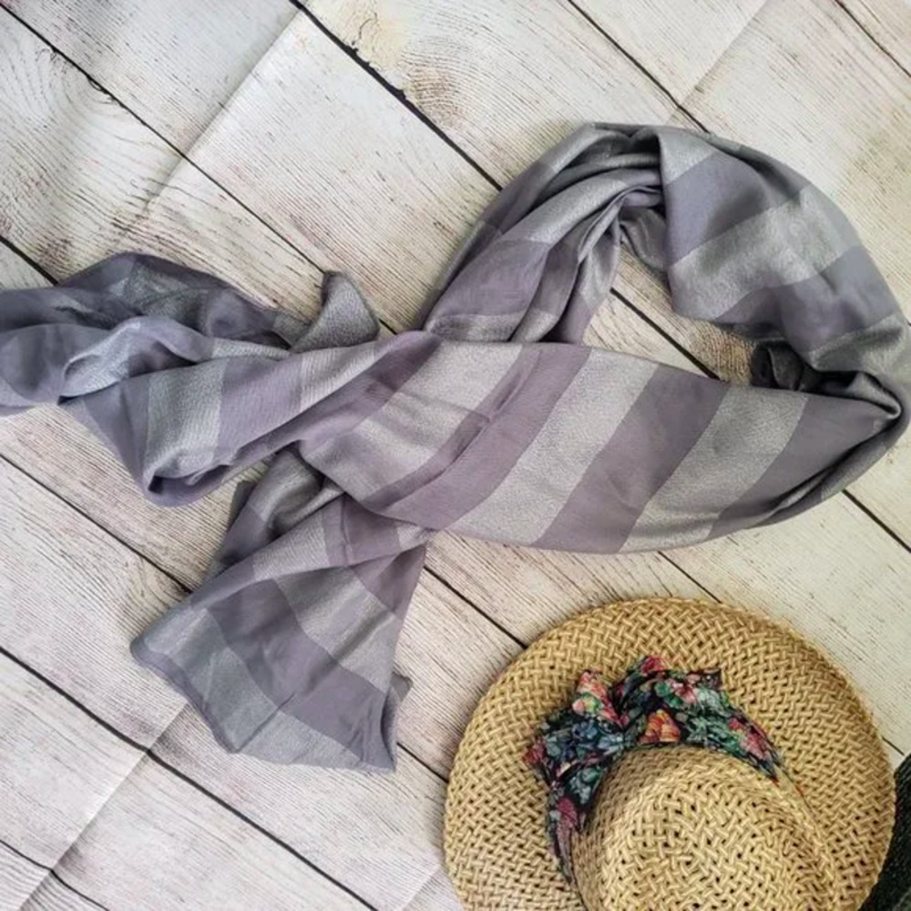 ❤️Gray striped scarf